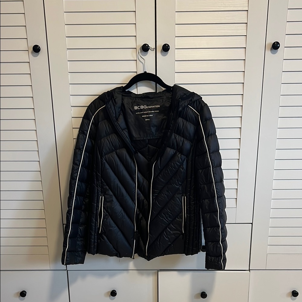 BCBGeneration Black Puffer Jacket with Asymmetrical Zipper and Wide Lapel Collar
